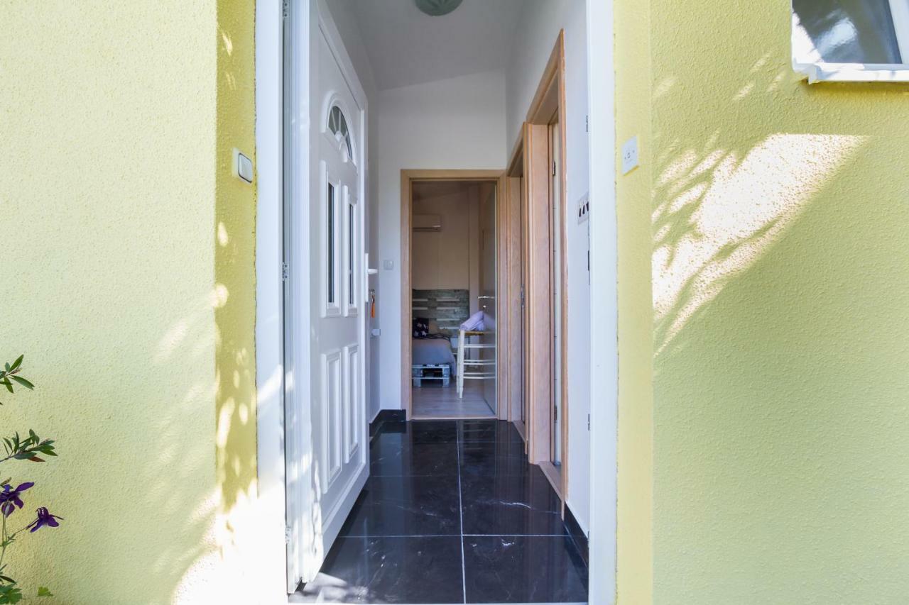 Apartment Marija Petrcane Exterior photo